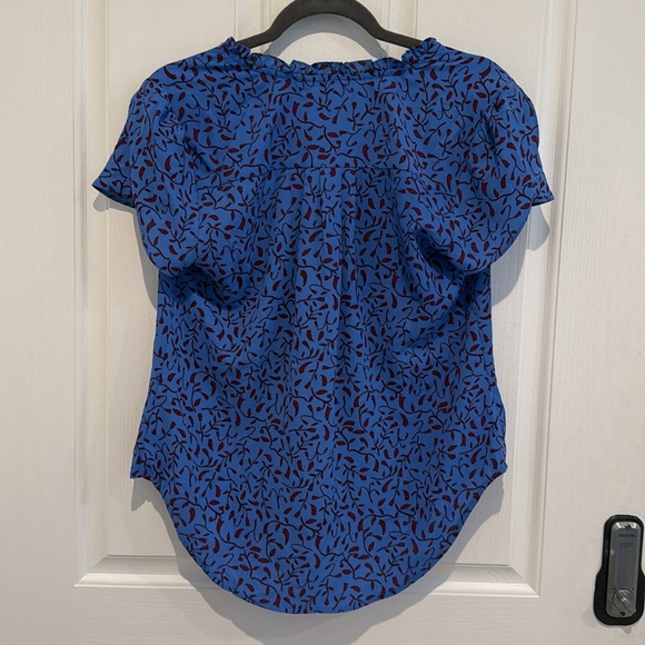 41 Hawthorn Blue and Dark Red Floral Fly Away Short Sleeve Blouse - Picture 4 of 5